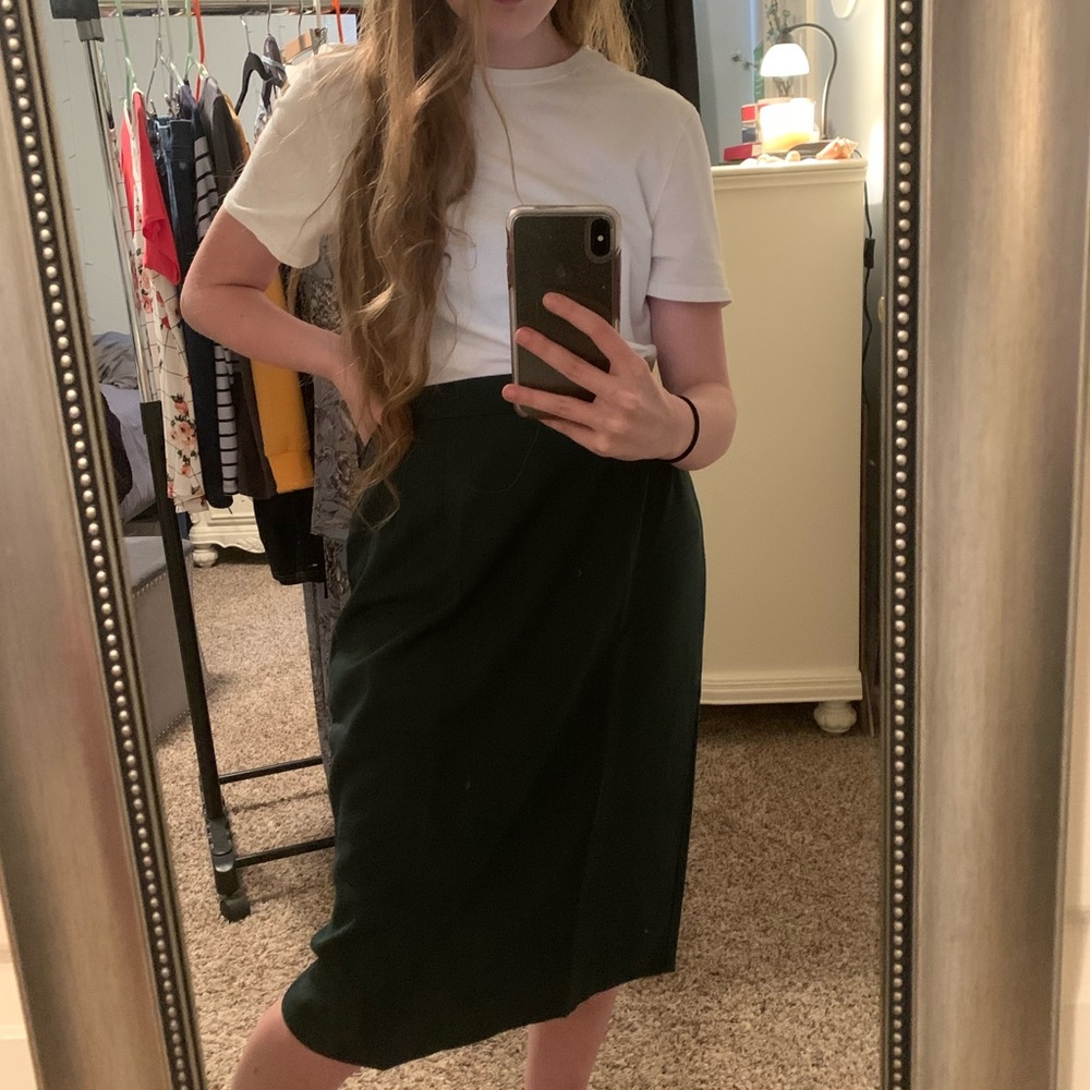 ‼️VINTAGE‼️ Hunter green, kneelength skirt